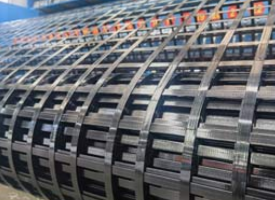 大化钢塑土工格栅:基建“隐形脊梁”的绿色智造与长寿命进化论